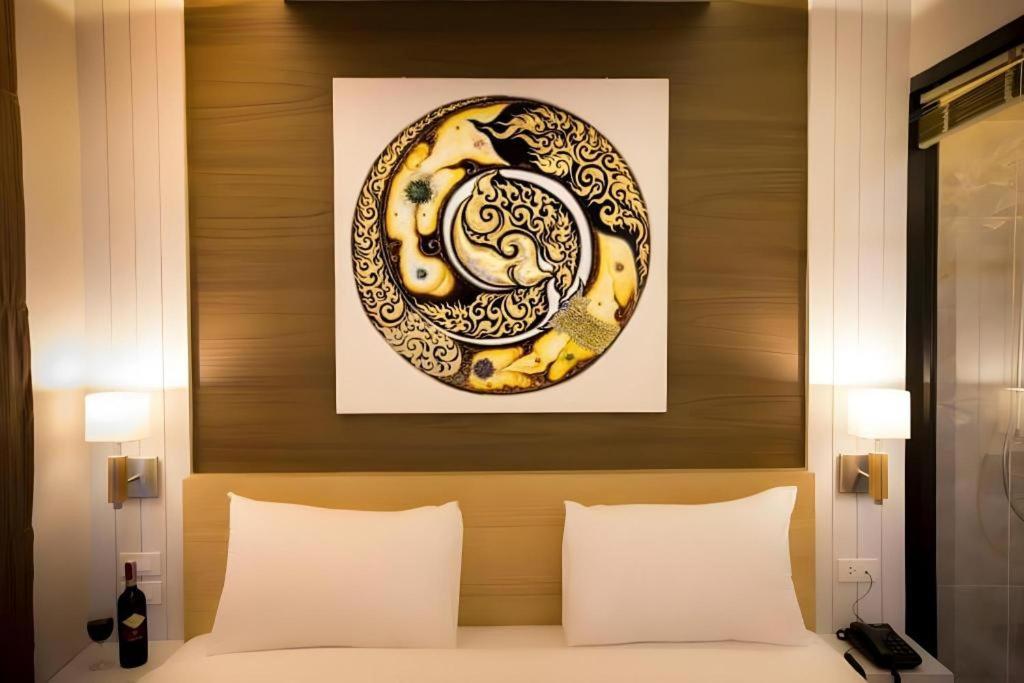 P.72 Hotel Pattaya Buitenkant foto